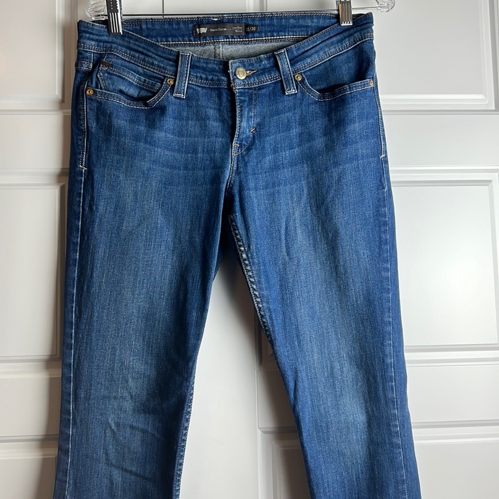 Women stretchable Levi’s Jeans size W 11 L 30